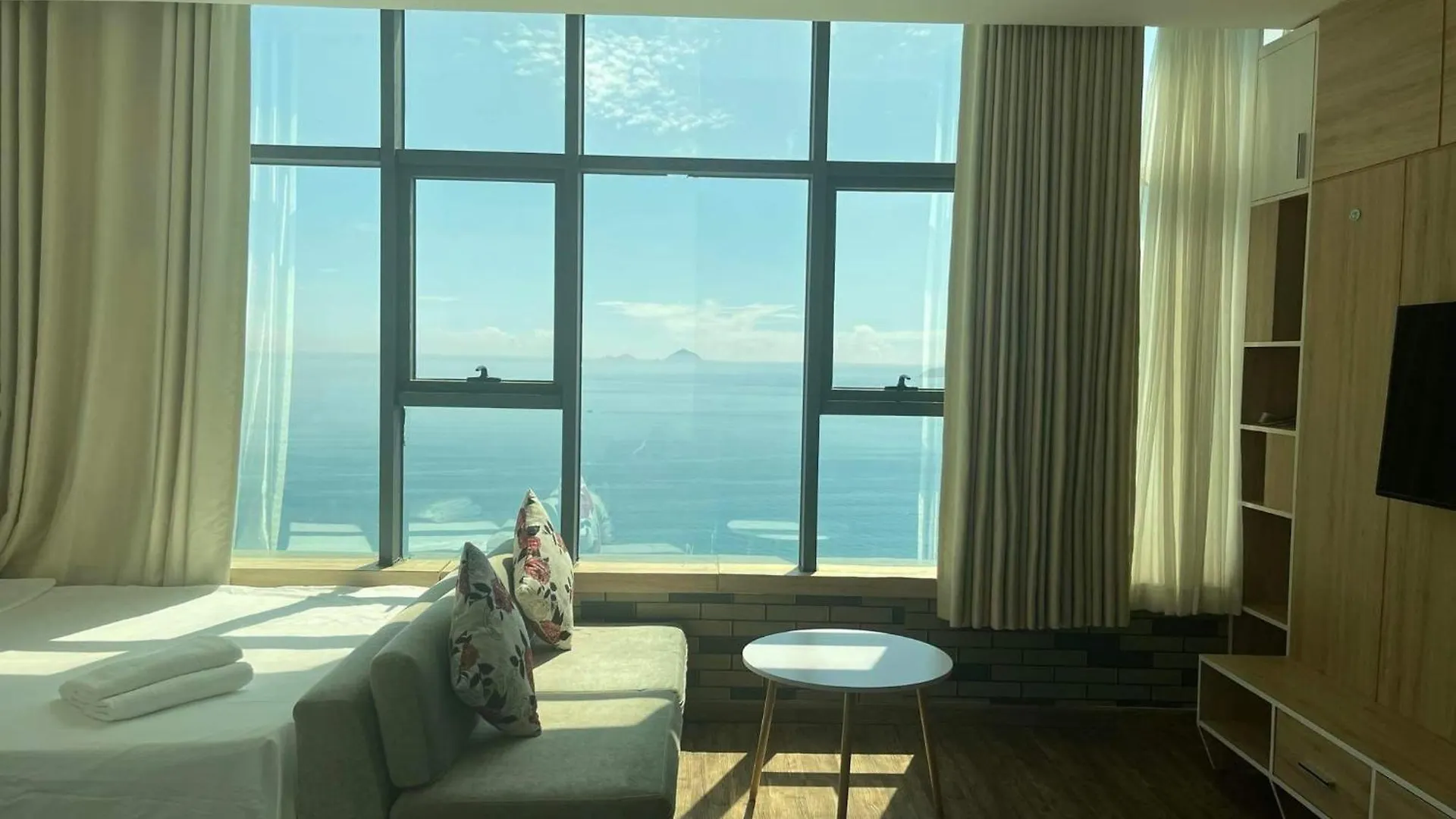 Sunflower Beach نها ترانج فيتنام